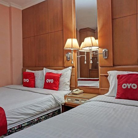 Oyo 671 Hotel Capitol Jakarta Exteriör bild