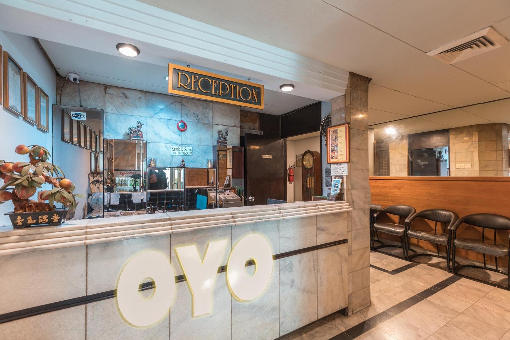 Oyo 671 Hotel Capitol Jakarta Exteriör bild